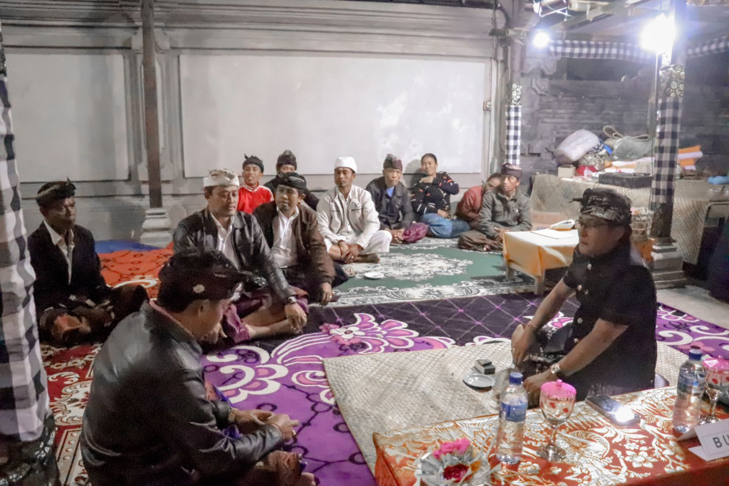 Bupati Giri Prasta Hadiri Karya Dewa Yadnya di Pura Dadia Bendesa Manik Mas Desa Adat Bon